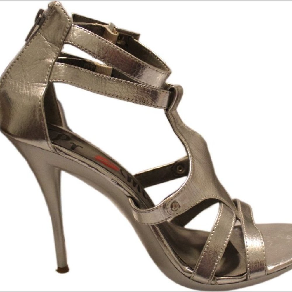 Dazzling 4 1/2 inch Silver Sandals